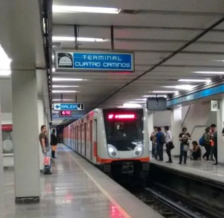 foto estacion cuatrocaminos
