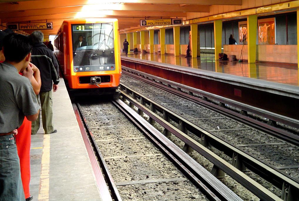 foto estacion politecnico